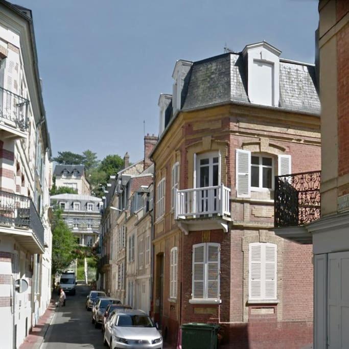 Au Coeur De Trouville. Appartement De 3 Pieces. Exterior foto